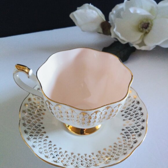 Queen Anne Bone China Tea Cup Pink Gold - Picture 7 of 16